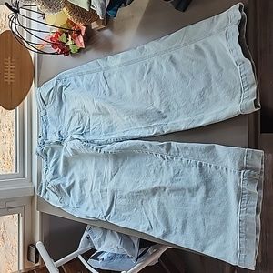 Oversized Blue Jeans. 16